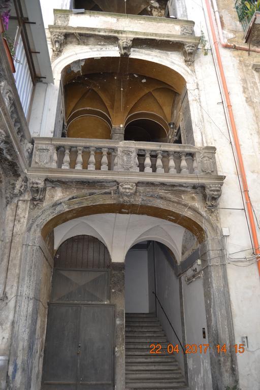 La Regina Di Vertecoeli Napels Buitenkant foto